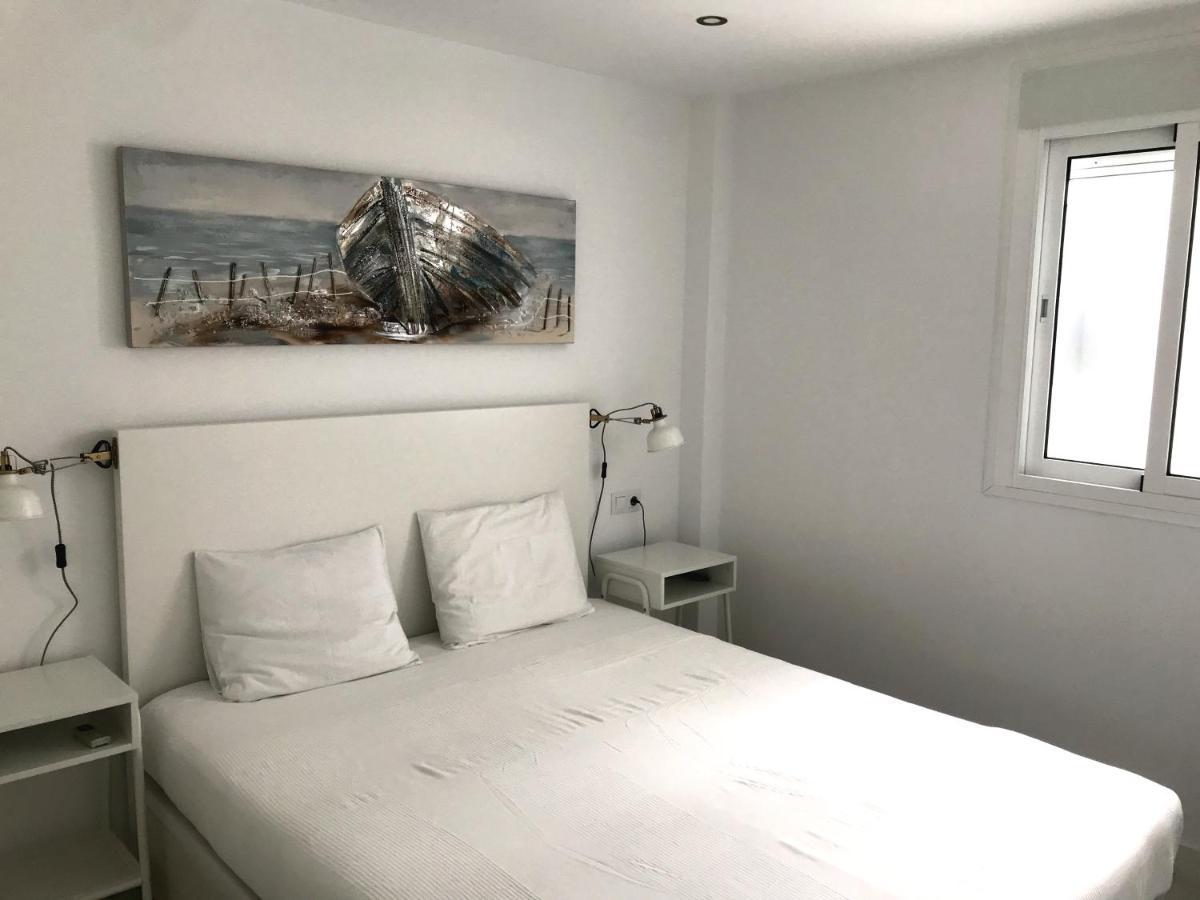 New Central 2Br Apartment 100M-To-Beach Free Parking فوينخيرولا المظهر الخارجي الصورة