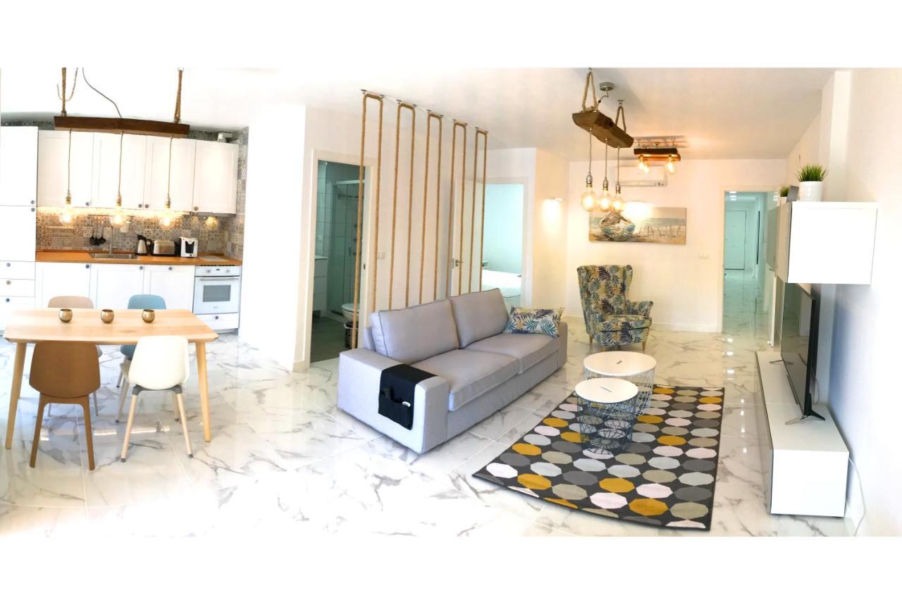 New Central 2Br Apartment 100M-To-Beach Free Parking فوينخيرولا المظهر الخارجي الصورة